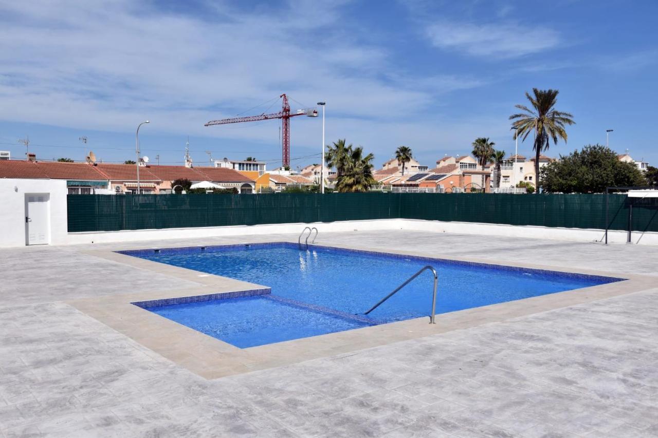 Casa Alex Torrevieja- Holiday House - Con Piscina Comunitaria Экстерьер фото