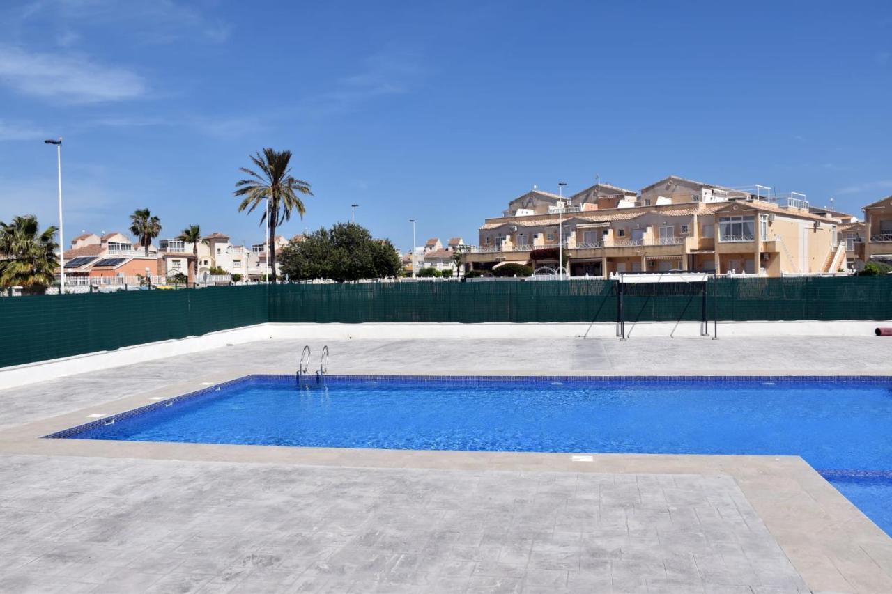 Casa Alex Torrevieja- Holiday House - Con Piscina Comunitaria Экстерьер фото