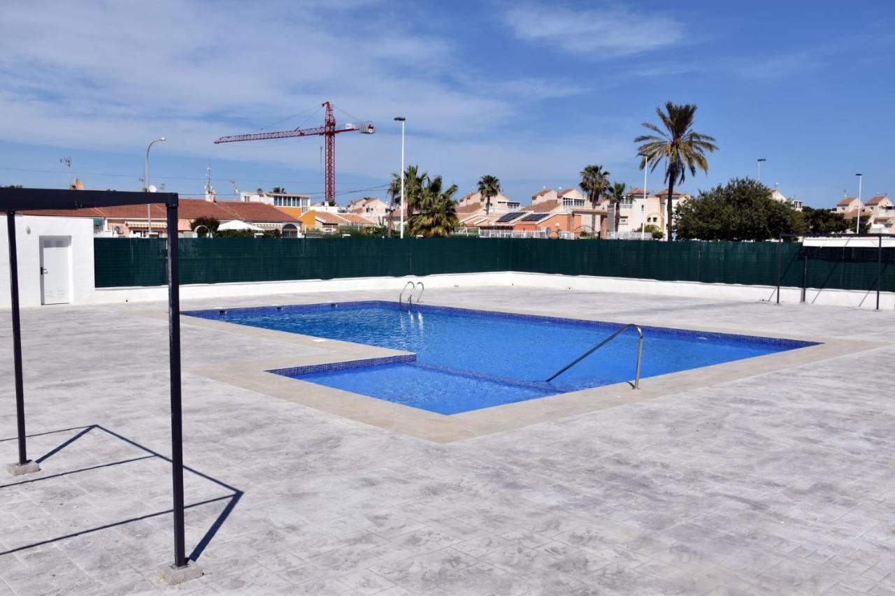 Casa Alex Torrevieja- Holiday House - Con Piscina Comunitaria Экстерьер фото